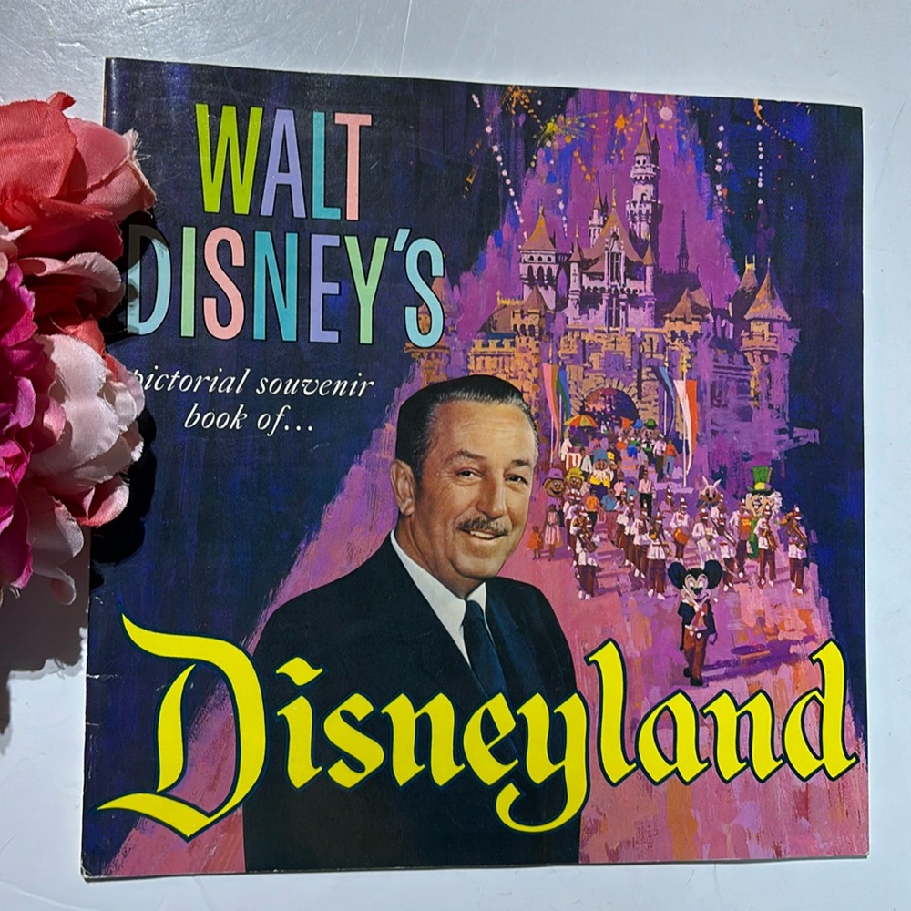 Disney Vintage Walt Disneys Pictorial Souvenir Book Disneyland 1965 Park Guide